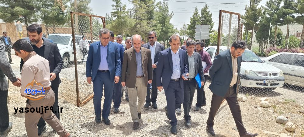 بازدید معاون وزیر راه از شهرستان دنا/ تاکید فرماندار بر توسعه زیرساخت‌ها