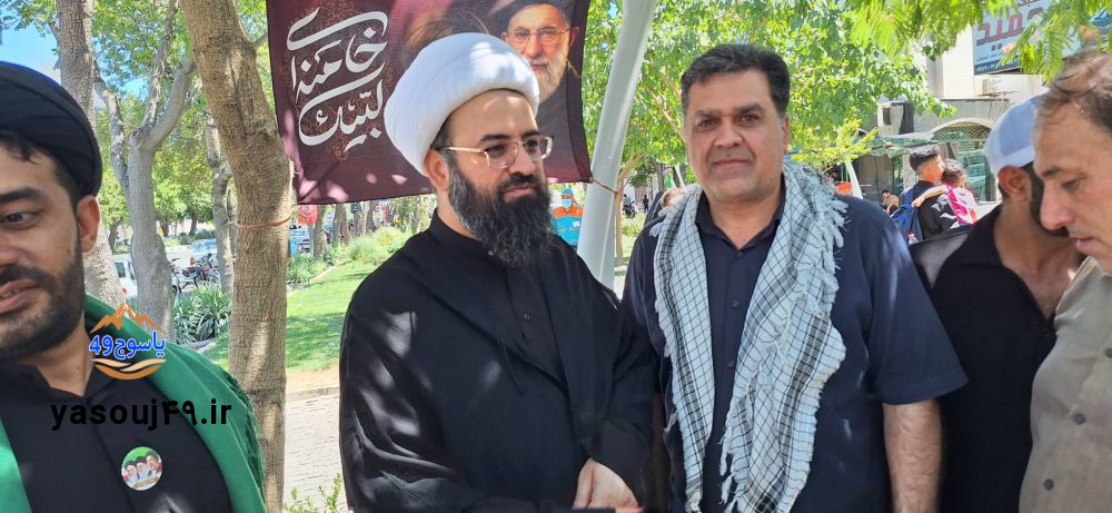  لباس خادمی بر تن مدیرکل میراث فرهنگی کهگیلویه و بویراحمد در مواکب مشهد+ عکس