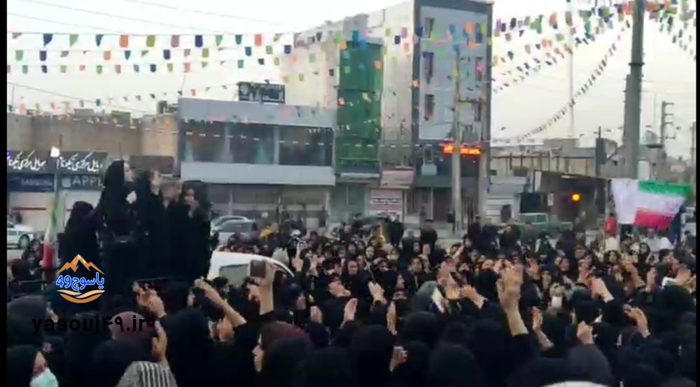 فیلم| تجمع سوگواری رهبر شهید انقلاب در میادین اصلی شهر دهدشت